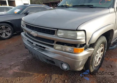 2003 Chevrolet Tahoe Z71 из США, поврежденный, VIN 1GNEK13Z33R304947